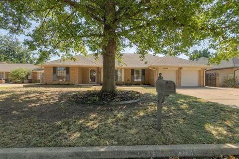 10028 Henderson Dr, Oklahoma City, OK 73139