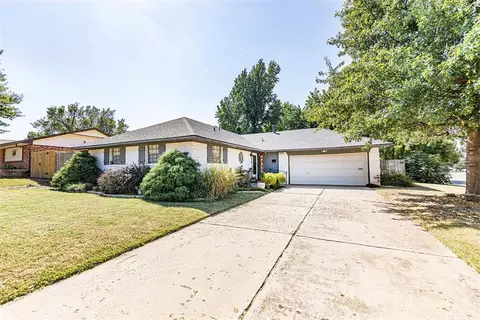 3213 N Viewpoint Dr, Midwest City, OK 73110