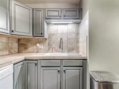 Kitchen - 919 E 2nd St, Cushing, OK 74023 photo 4 of 4