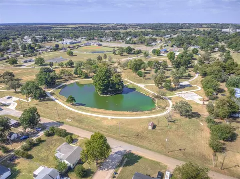 View/Area - 919 E 2nd St, Cushing, OK 74023 photo 5 of 5