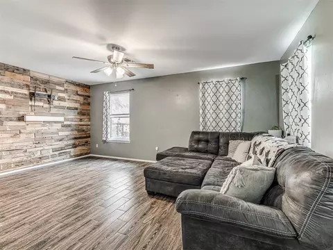 Living - 919 E 2nd St, Cushing, OK 74023 photo 1 of 5