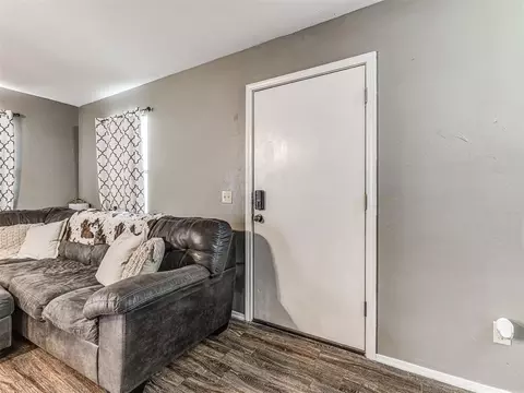 Entry Way - 919 E 2nd St, Cushing, OK 74023 photo 1 of 1