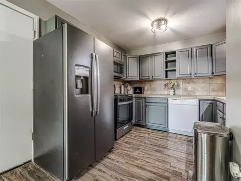 Kitchen - 919 E 2nd St, Cushing, OK 74023 photo 1 of 4