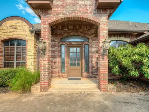 1417 Glenmere Ct, Edmond, OK 73003
