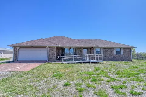Exterior - 1895 E Maple Rd, Purcell, OK 73080 photo 2 of 8
