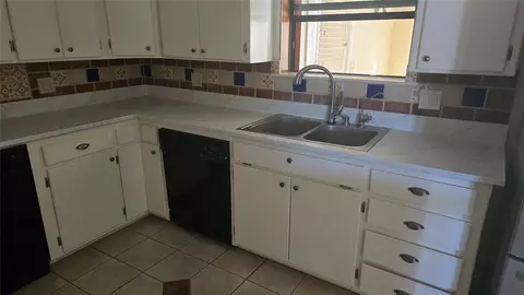 Kitchen - 1895 E Maple Rd, Purcell, OK 73080 photo 3 of 4