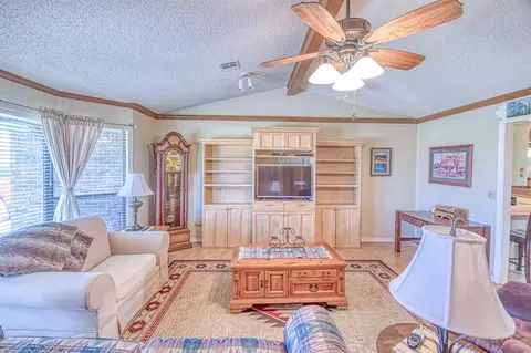 Living - 1895 E Maple Rd, Purcell, OK 73080 photo 2 of 2