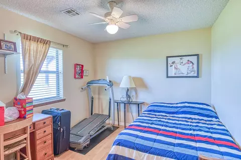 Bedroom - 1895 E Maple Rd, Purcell, OK 73080 photo 3 of 5