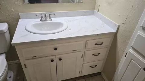 Bath - 1895 E Maple Rd, Purcell, OK 73080 photo 3 of 4