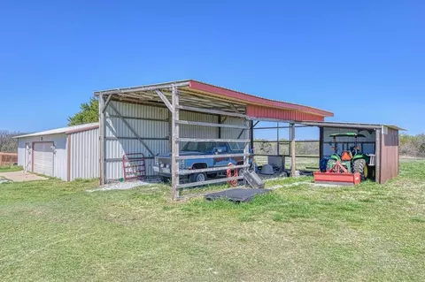 Exterior - 1895 E Maple Rd, Purcell, OK 73080 photo 4 of 8