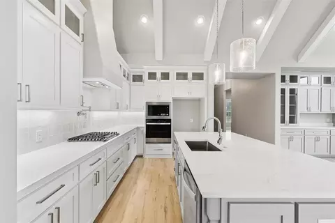 Kitchen - 18140 Fields Dr, Edmond, OK 73012 photo 3 of 4