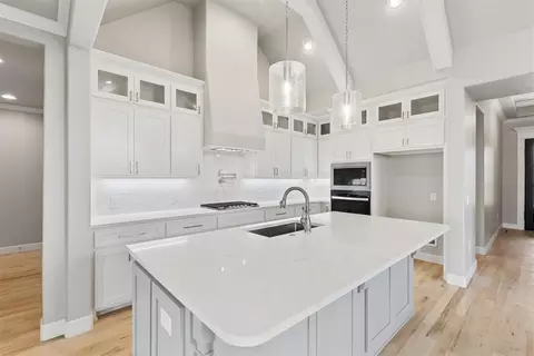 Kitchen - 18140 Fields Dr, Edmond, OK 73012 photo 2 of 4