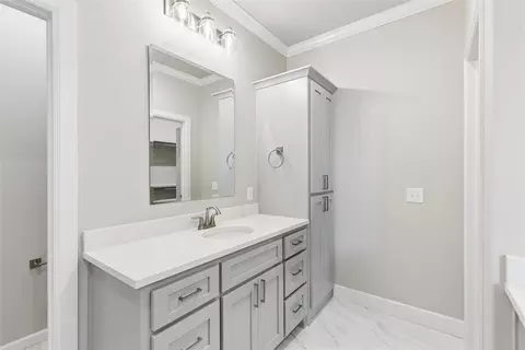 Bath - 18140 Fields Dr, Edmond, OK 73012 photo 2 of 8