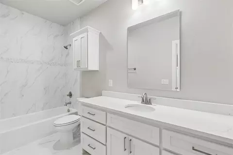 Bath - 18140 Fields Dr, Edmond, OK 73012 photo 5 of 8