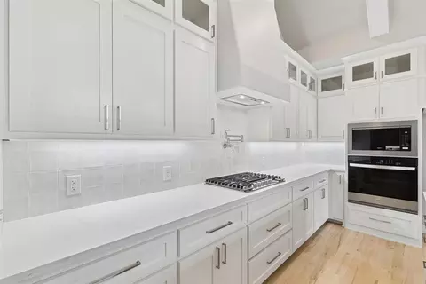 Kitchen - 18140 Fields Dr, Edmond, OK 73012 photo 4 of 4