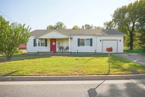 209 S Dawson Rd, Meeker, OK 74855