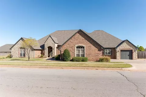 18712 Scarlet Oak Ln, Edmond, OK 73012
