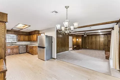 Living - 1109 N Ranch Rd, Altus, OK 73521 photo 5 of 6