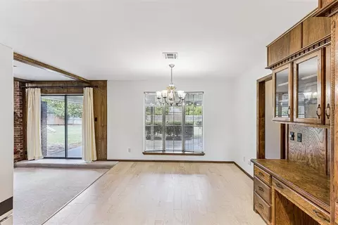 Living - 1109 N Ranch Rd, Altus, OK 73521 photo 6 of 6