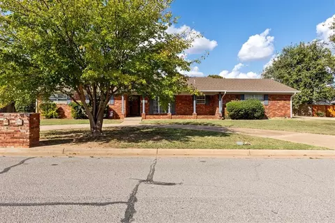 1109 N Ranch Rd, Altus, OK 73521