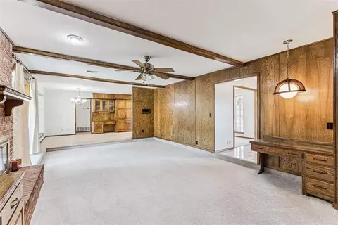 Living - 1109 N Ranch Rd, Altus, OK 73521 photo 2 of 6