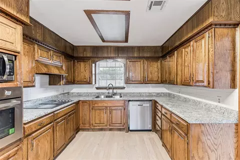 Kitchen - 1109 N Ranch Rd, Altus, OK 73521 photo 1 of 5
