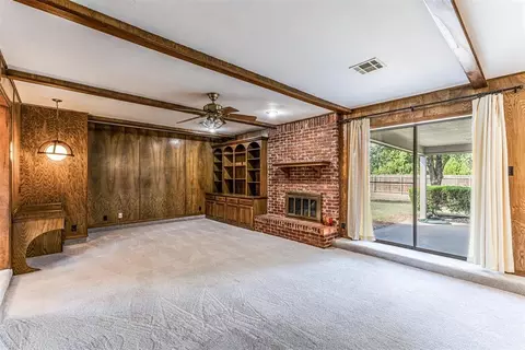 Living - 1109 N Ranch Rd, Altus, OK 73521 photo 4 of 6