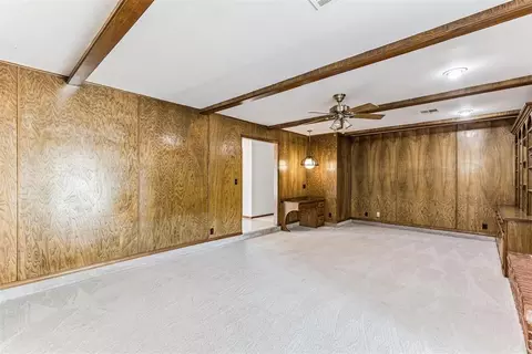 Living - 1109 N Ranch Rd, Altus, OK 73521 photo 3 of 6