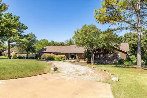 204 Cristina Dr, Guthrie, OK 73044