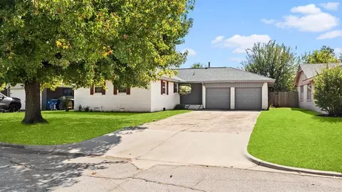 2716 Tottingham Rd, The Village, OK 73120