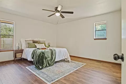 Bedroom - 415 Stonegate Dr, Guthrie, OK 73044 photo 1 of 5