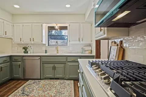 Kitchen - 415 Stonegate Dr, Guthrie, OK 73044 photo 6 of 6