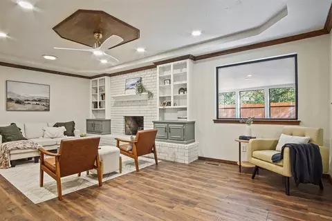 Living - 415 Stonegate Dr, Guthrie, OK 73044 photo 4 of 5