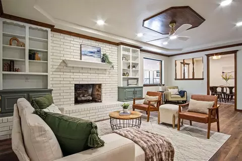 Living - 415 Stonegate Dr, Guthrie, OK 73044 photo 2 of 5