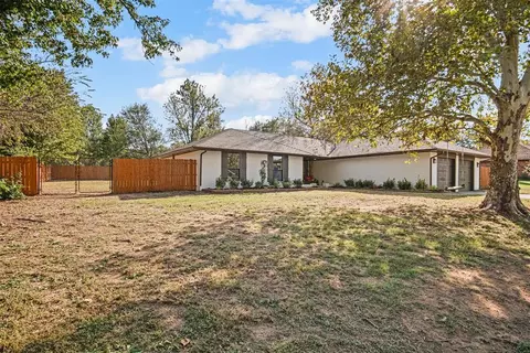 Exterior - 415 Stonegate Dr, Guthrie, OK 73044 photo 10 of 10