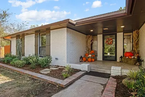415 Stonegate Dr, Guthrie, OK 73044