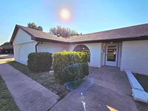 2502 Ridgecrest Dr, El Reno, OK 73036