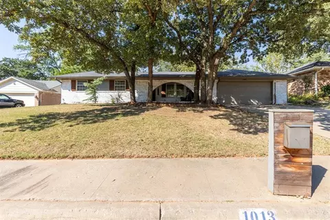 1013 Mary Lee Ln, Edmond, OK 73034