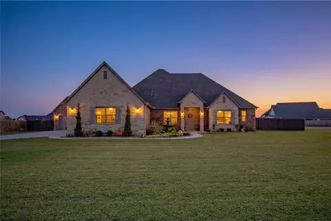1118 Acclivis Way, Newcastle, OK 73065