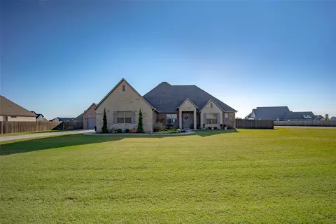 1118 Acclivis Way, Newcastle, OK 73065