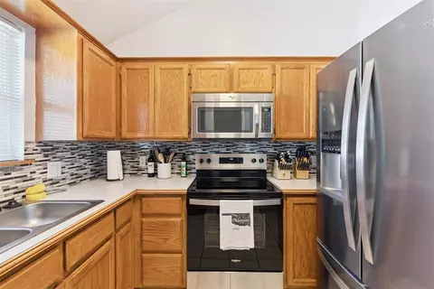 Kitchen - 2012 Jackson Dr, Norman, OK 73071 photo 2 of 4
