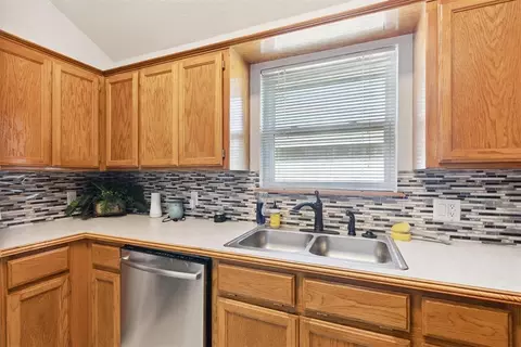 Kitchen - 2012 Jackson Dr, Norman, OK 73071 photo 4 of 4