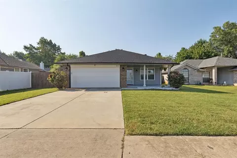 Exterior - 2012 Jackson Dr, Norman, OK 73071 photo 2 of 8