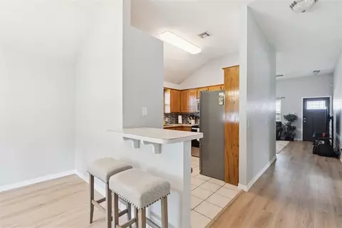 Entry Way - 2012 Jackson Dr, Norman, OK 73071 photo 1 of 2