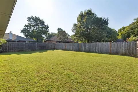Exterior - 2012 Jackson Dr, Norman, OK 73071 photo 5 of 8