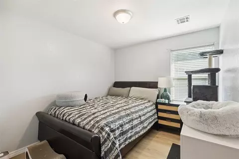 Bedroom - 2012 Jackson Dr, Norman, OK 73071 photo 5 of 6