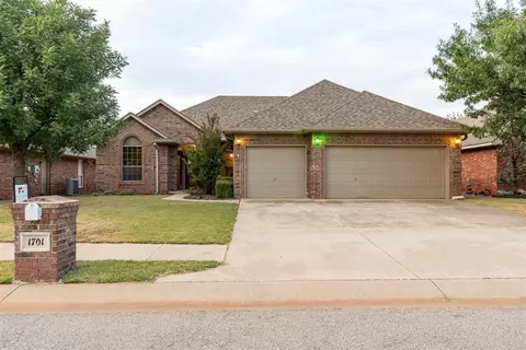 1701 Birchfield Rd, Edmond, OK 73012