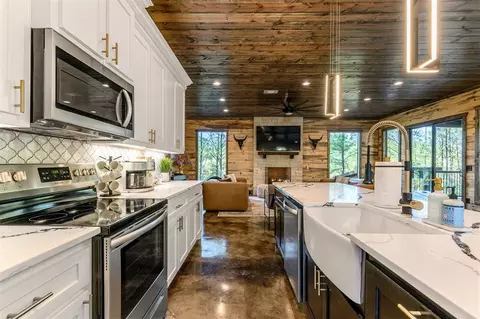 Kitchen - 345 Boulder Path, Broken Bow, OK 74728 photo 1 of 2