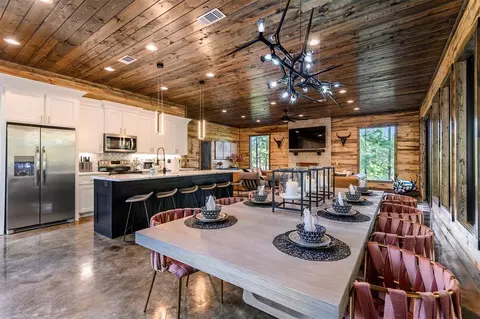 Dining - 345 Boulder Path, Broken Bow, OK 74728 photo 2 of 3