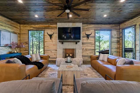 Living - 345 Boulder Path, Broken Bow, OK 74728 photo 2 of 3